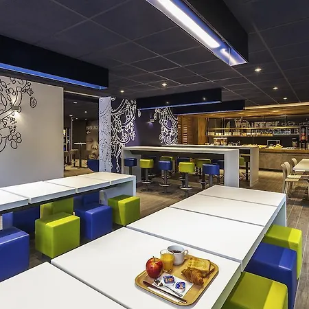 イビス バジェツト バレンシア アエロプエルト ホテル *