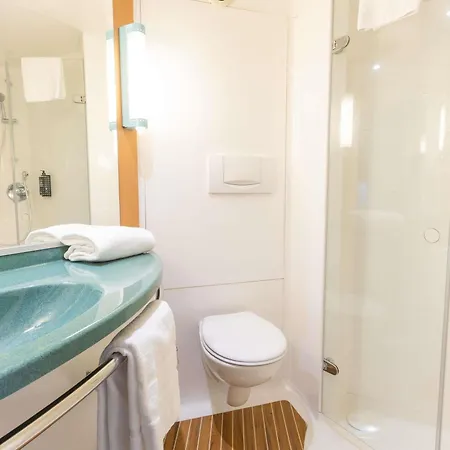 ホテル イビス バジェツト バレンシア アエロプエルト *