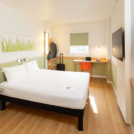 Ibis Budget Valencia Aeropuerto *