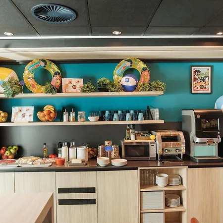 イビス バジェツト バレンシア アエロプエルト ホテル *