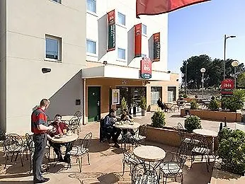 Ibis Budget Valencia Aeropuerto מלון